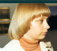 Anne-Lise-Paa-arbejdet-i-De.jpg (32086 byte)