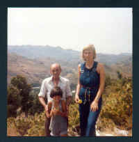 Far,-Morten-Emil-og-Anne-Li.jpg (35601 byte)