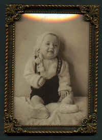 John-Som-Baby.jpg (54747 byte)