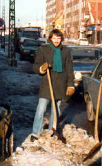 Mig-i-1978-skovle-sne-Sobor.jpg (18032 byte)