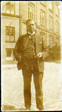 Min-Morfar-Folmer-Kallemus-.jpg (31501 byte)