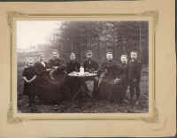 Min-Mormor-til-venstre-med-.jpg (63456 byte)