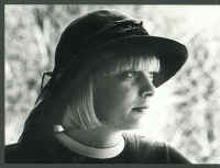 Min-dyrebare-hustru-Anne-Li.jpg (66505 byte)