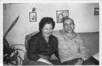 Mine-foraeldre-Henny-og-Chr.jpg (22014 byte)