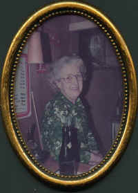 Mor-paa-sin-60-aars-fodsels.jpg (66727 byte)