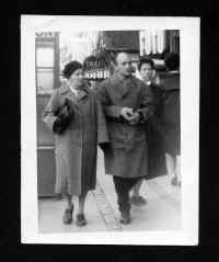 Mormor,-Far-og-Mor-paa-Vest.jpg (62653 byte)