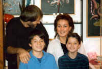 Vores-born-og-jeg-i-stuen-S.jpg (50846 byte)